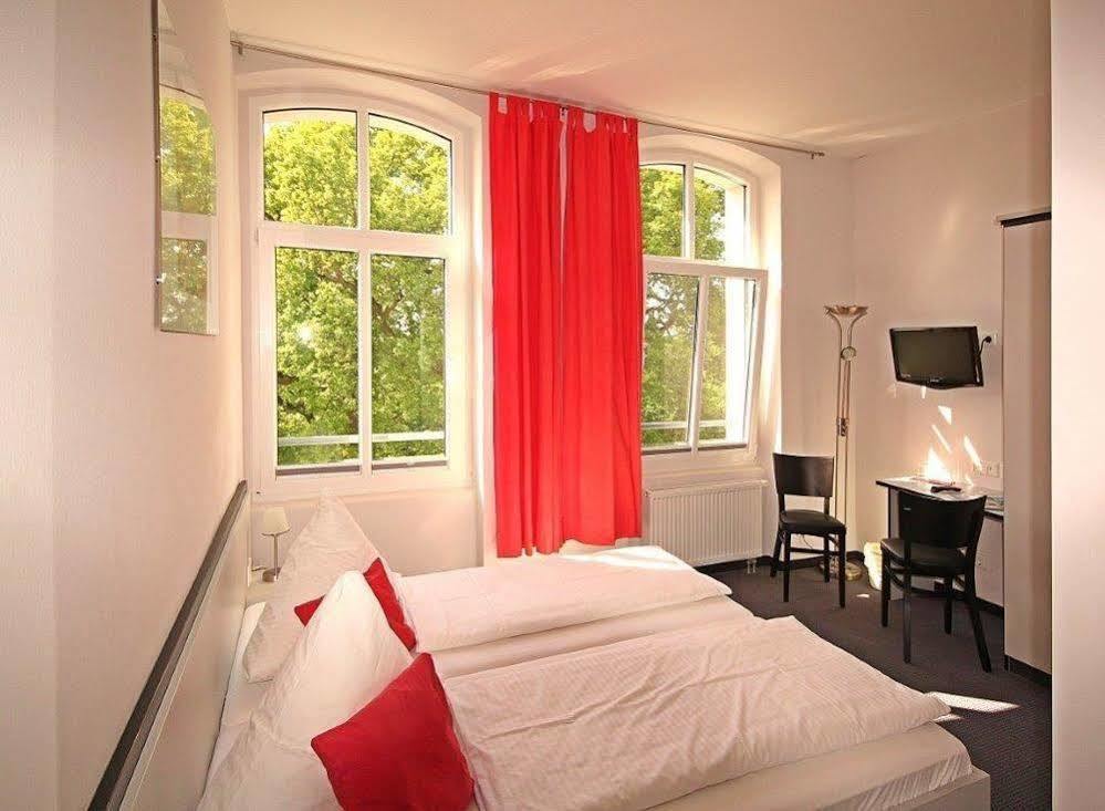 Hotel Zwischen Den Seen Waren  Kültér fotó